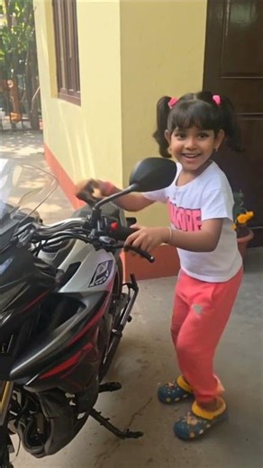 Gungun ne ye Bike kaise chalai 🏍😅🤣 #gungun #funny #shortvideos #shorts #shortfeed