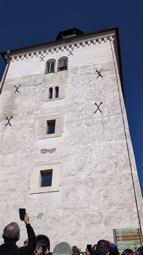 This cannon fires every day in noon, from the 16th century / Zagreb 🇭🇷