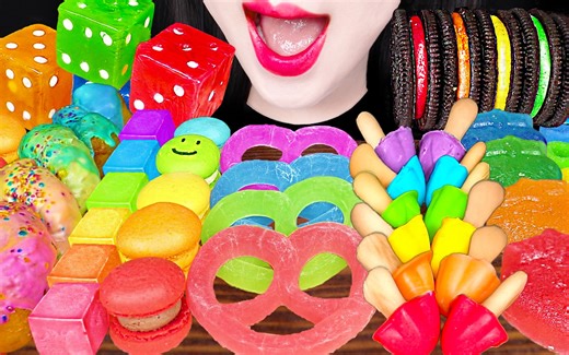 Jane ASMR RAINBOW EDIBLE DICE CANDY SPOON OREO EATING