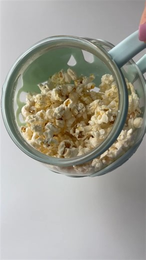This handy gadget makes cinema-quality popcorn in under 3 minutes! 🍿Best of all, you can choose how much butter and salt you add, or leave it out altogether for a healthy snack! Click the link in our Instagram bio to shop. #tastetestkitchen #popcornmaker #homemadepopcorn #snacks #kitchengadgets #kitchenappliances *taste.com.au provides reviews and deal recommendations to help you find the right product for you at the right price. Products you buy through links on this page may earn us a small c