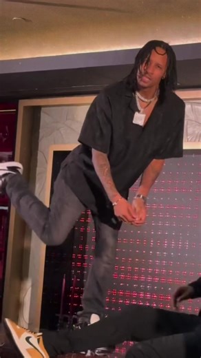 👑LA!!😝🔥 LES TWINS x NAHATÉ!! Christmas in DUBAI!!✨@Larry Bourgeois 🎥: shena_music (igs) Thank you for sharing your video!!✨ #lestwins