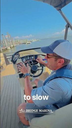 How To Dock a Boat Using the Current: Bridge Marina Boating Tip #shorts
