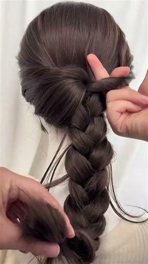 Quick & Easy Updo Hairstyle Tutorial: Master in Minutes