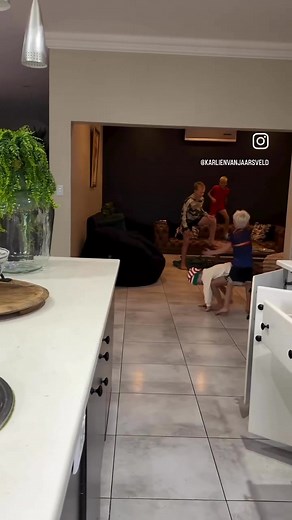 Kombuis/tv kamer frisbee | Karlien Van Jaarsveld II