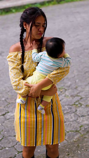2.7M views · 43K reactions | Su familia lloraba de miseria y el ocupaba las tarjetas de créditos para su amante | Merily Historias | Facebook