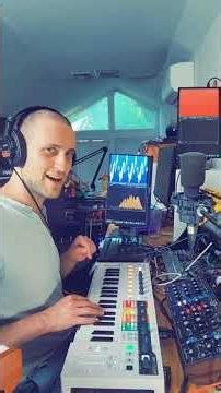 Felt like doing a bassline. So here's a bassline. What else is new? ✌️😄