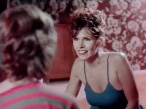 Honey Wilder Janey Robbins #honeywilder #janeyrobbins #netflix #moviescene #retro #vintage