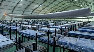 ‘Mexico embraces you’ shelter in Juárez stands ready, but few migrants arrive to fill it