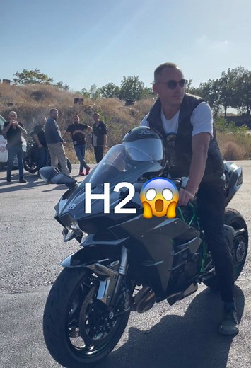 Turbocharged Sound of Kawasaki H2 Motorcycle