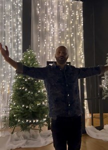 49K views · 1.1K reactions |  UŽ ZAJTRA, 27.11. TO ZAČNE!  Posledných 5 vstupeniek do Blue Note Jazz and Music Club Krásna výzdoba, moje vianočné hity s kapelou…neskutočne sa teším! 﫶 Info o vstupenkách v komente.  #roboopatovsky Svadobné štúdio - JASMINE-Martina Priekalová | Robo Opatovský (official fan page) | Facebook