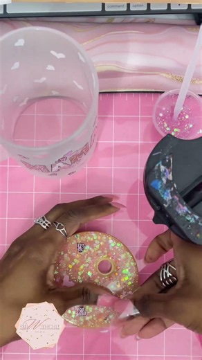 Making a MAMA Cup Lid 💗 UV Stickers & Beads | Cup Decorating #Shorts