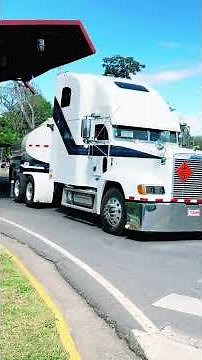 🚛 10 Datos Que No Sabías de la Freightliner FL112 | ¡Un Clásico Que Aún Da Batalla! 💪