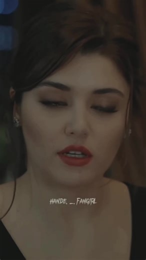 Hande Erçel: Captivating Attitude Looks Revealed