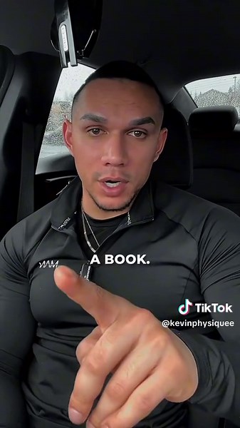 Transform yourself 🎯 #bodybuildingtips #dietstartsmonday #gymmotivation #noexcuseswork #fitnesssecrets #transformyourself I coach elite men that are looking to burn fat, build muscle, strength & confidence using effective strategies. 🫵🏽 🏋🏻‍♂️ Your Online Fitness Coach & Mentor 📲 DM me “PHYSIQUE” for more details. www.kevinphysique.com/application