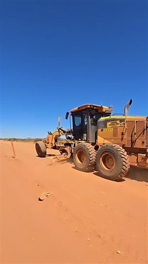 Grader Technology | Grader Content on Instagram: "John Deere grading those outback roads.. Uppa! 🤙🇦🇺 - #heavyequipment #grader #construction #mining"
