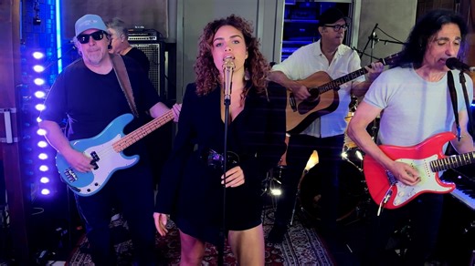 'Manic Monday' by Sing It Live Best quality version https://youtu.be/bz1Am57ulnY Subscribe to our YOUTUBE Channel 🙏🏼 https://www.youtube.com/c/SingitLiveWorld Welcome to Sing it Live, this video 'Manic Monday' (Bangles) Remade in 2025 by Sing It Live' is produced by Darren Mullan in his Basement Studio, South Australia Sing It Live strive to present our very best live version of your favourite classic songs. "Manic Monday" is a song recorded by the American pop rock band the Bangles, which was