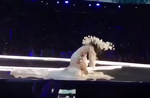 China lifts up model who fell on Victoria's Secret catwalk