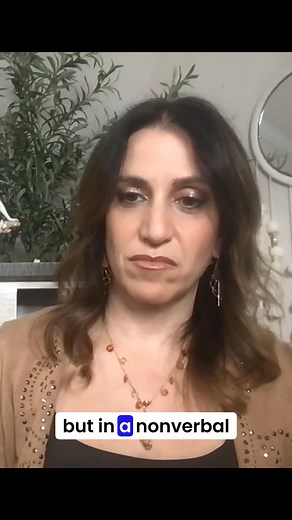 Have you ever noticed how some people just “get you” instantly — and you can talk like old friends? That’s not magic. It’s mirroring. And it’s one of the most powerful — and often unnoticed — communication tools we have. Mirroring is when we subtly reflect the other person’s tone, body language, or energy. It’s how we signal, “I’m with you. I understand you.” Our brains are wired to respond positively to that kind of connection. Think about it: when someone leans in, nods, and matches your energ