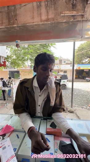 VR Mobiles on Instagram: "Redmi note 10 screen replacement,,, . . . . . , . . . . . . . . . #gulbarga #kalburgi #kannada #karnataka #mobile #mobilerepair #phone #phonerepairs #reels #viralvideos #mobilerepair #viralreels #myshop #ownvoice❤️ #ownvoice #repair #repairphone #trendingnow #trendingreels #virelvideo #kannadareel #ᴋᴀɴɴᴀᴅᴀʀᴇᴇʟs #redm #mi #phonerepair"