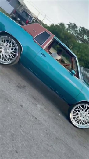 Oldsmobile Cutlass on 26’s burnout