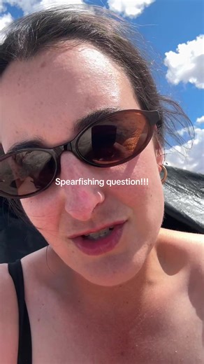Spearfishing brains trust, pls help. Sharks make me nervous 🦈 #spearfishing #australia