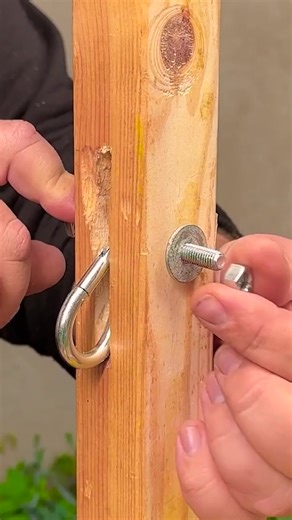 49K views · 57 reactions | Montaje de mosquetón en madera con perno  | Bella y Genial | Facebook