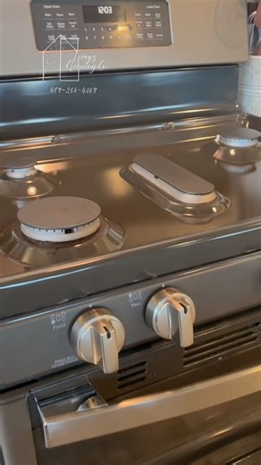 ✨ Stove so clean you could lick it ✨  We took this stove from...