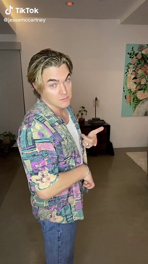 Ok, but why did this look so much easier than it was? 20 takes later… @katielauramccartney #hityawiththeblick