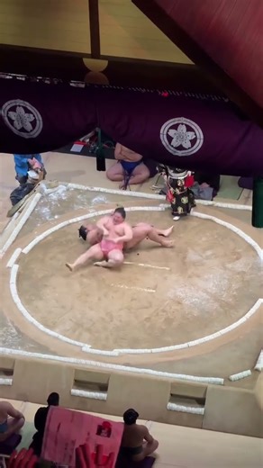 Awesome Throws from the Grand Sumo Tournament
