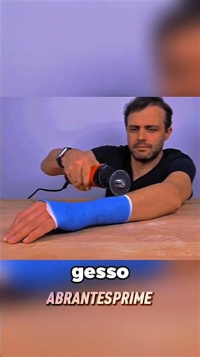 Como Essa Serra Corta o Gesso Sem Cortar a Pele? 😱 #curiosidades #fatoscuriosos #shorts