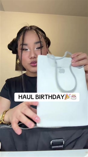 J'ai été beaucoup trop gatée🥰pour mon #anniversaire à default de l'autre gateau la lol #Haul @vicinity_family @WEEB INK - Tatouages Éphémères