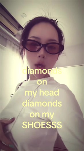 School Outfit: Diamonds on Head & Shoes