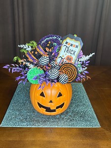 Halloween Centerpiece, Pumpkin Centerpiece, Trick or Treat Centerpiece, Candy Centerpiece, Halloween Table Decor, Halloween Party Decor - Etsy