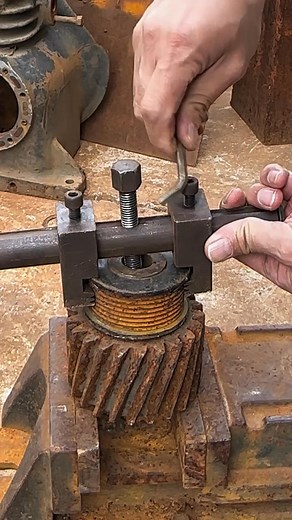 711K views · 1.9K reactions | Large Truck Parts#Repair Tools | Happy3.3 | Facebook