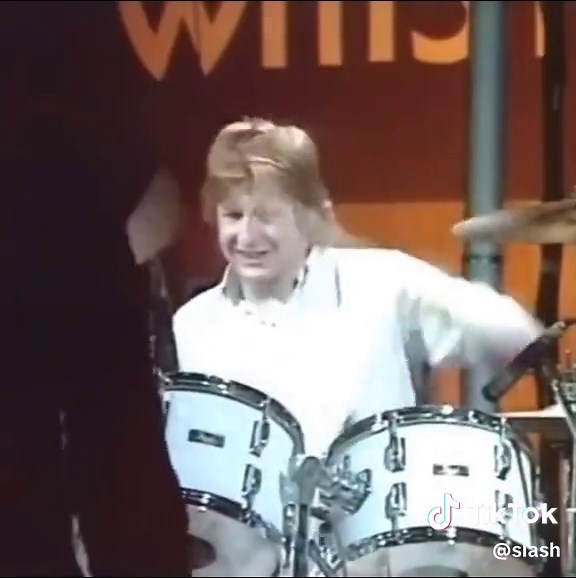 Credit to @slash Credit to @thelegendsofmusic The Damned performing “Smash It Up” Live on the Old Grey Whistle Test #Music #RockNRoll #PunkRock #TheDamned #DaveVanian #BrianJames #CaptainSensible #RatScabies iiii]; )'