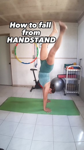 there are two ways to fallout in handstand either move the hands to cartwheel or don't move the hands and end up in wheel. once you know how to fall though, the handstand gets easier. you might get 1 handstand out of 10 falls, but eventually the ratio changes and youre no longer afraid and so much stronger. don't forget to like and share. follow for more tips and guide to handstand♥️ #letletyoga #handstand #handstand365 #beginnertutorial #handstandpractice #yogaeverydamnday #handstandtips #yoga 