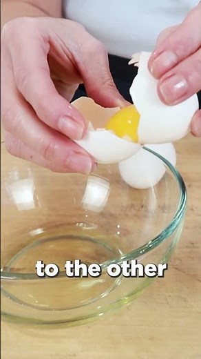Perfect Egg Separation Every Time🥚 #hacks #kitchentips #egg #kitchentips