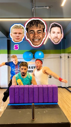 🧊 Cubes were flying EVERYWHERE!Who won? Watch till the end 👀 #football #challenge