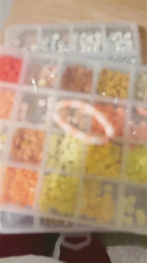 Make a bracelet with me ￼