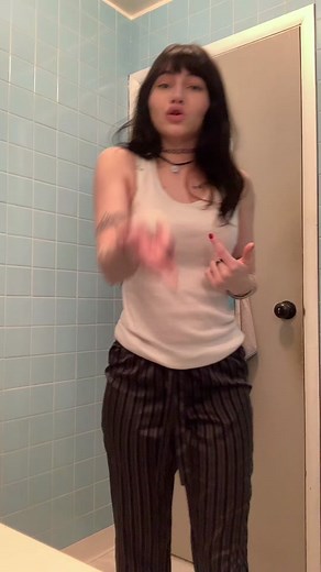 she got the mooves #fyp #dance #trending #foryou