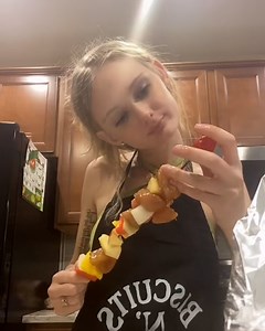 This girlfriend cooks up some delicious meals for her hungry boyfriend 🙌 | FOODbible