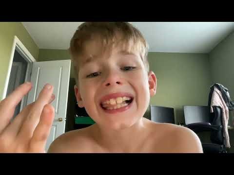 How to do a bone cracking sound