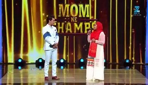 1.8M views · 52K reactions | One of my another performance in front of my Mother. Yours support is my strength and keep continue.. Thanks to all my friends........ | Yumna Ajin | Facebook