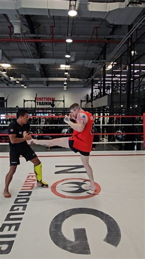 Muay thai trick . . #krujames @muay_thai_kru_james @muaythaigod @muaypro @tndubai @gymnogs @muaythai_monkey @muayfimeu @muaythaigang @fightcampthailand . #muaythaitraining #trainingcamp #muaythai#motivation#muaythailife#phuketthailand #thaiboxing#wpmf#workhard#hardwork#pushup#muaythaitraining #muaythaitechnique#workhard#kickboxing #nakmuay #knee #mma #fitness#bjj #phuket#fyp #mma #mmafighter #infightstyle #sinbimuaythai #sport#muaythaigym#muaythaiphuket #muaythaigram #thailand #fan | Muay Thai K