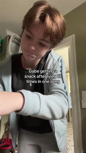 “IM ALIVE!” *loud incorrect buzzer* #gabegoodman #nexttonormal #jackwolfe #n2n #musicaltheatre