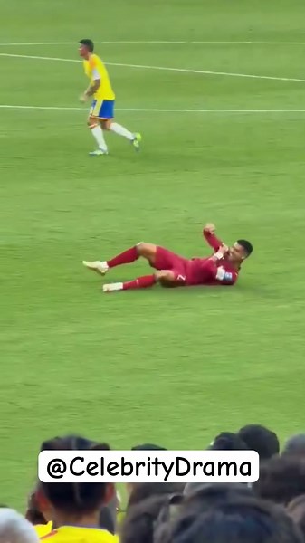 CRISTIANO RONALDO (CR7) COLLIDES with JEFFERSON LERNA during PORTUGAL vs COLOMBIA WORLD CUP 2026