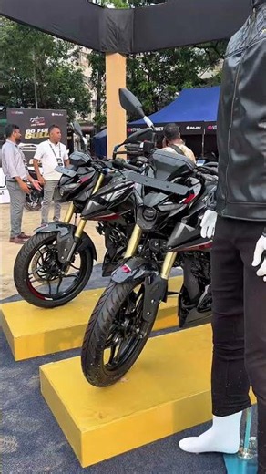 New Bajaj pulsar 160 USD fork - What has been upgraded? Go for Gold #pulsar