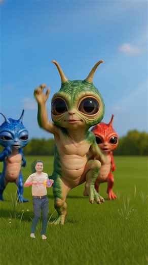 mascot vibes football to dami tu cosita #ball #mascotshow #alien 😄😄