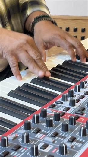 Ibrahim Ferrer on Instagram: "🔥🎶 HOY EN EL ZÓCALO CDMX 🎶🔥 La música cubana se apodera del corazón de México 🇲🇽✨ Ibrahim Ferrer Jr. y El Legado de Buena Vista Social Club llegan al Zócalo de la Ciudad de México como parte del Festival Luces de Invierno. 📍 Lugar: Zócalo CDMX 📅 Fecha: Hoy, 4 de enero ⏰ Horario: 18:00 a 19:10 hrs Una tarde única para disfrutar los sonidos que marcaron historia 🌴🎺💃🏽 ¡No te lo pierdas y ven a vivirlo en el corazón de la ciudad! @culturaciudadmx @gobiernocd