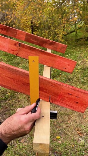 Watch How Clean This Wood Cut Is.mp4